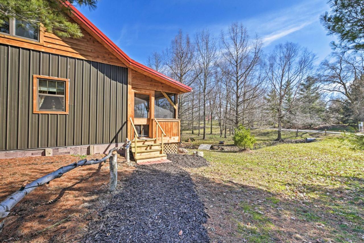 Honey House Cabin - A Quiet Countryside Retreat! Nappanee Bagian luar foto