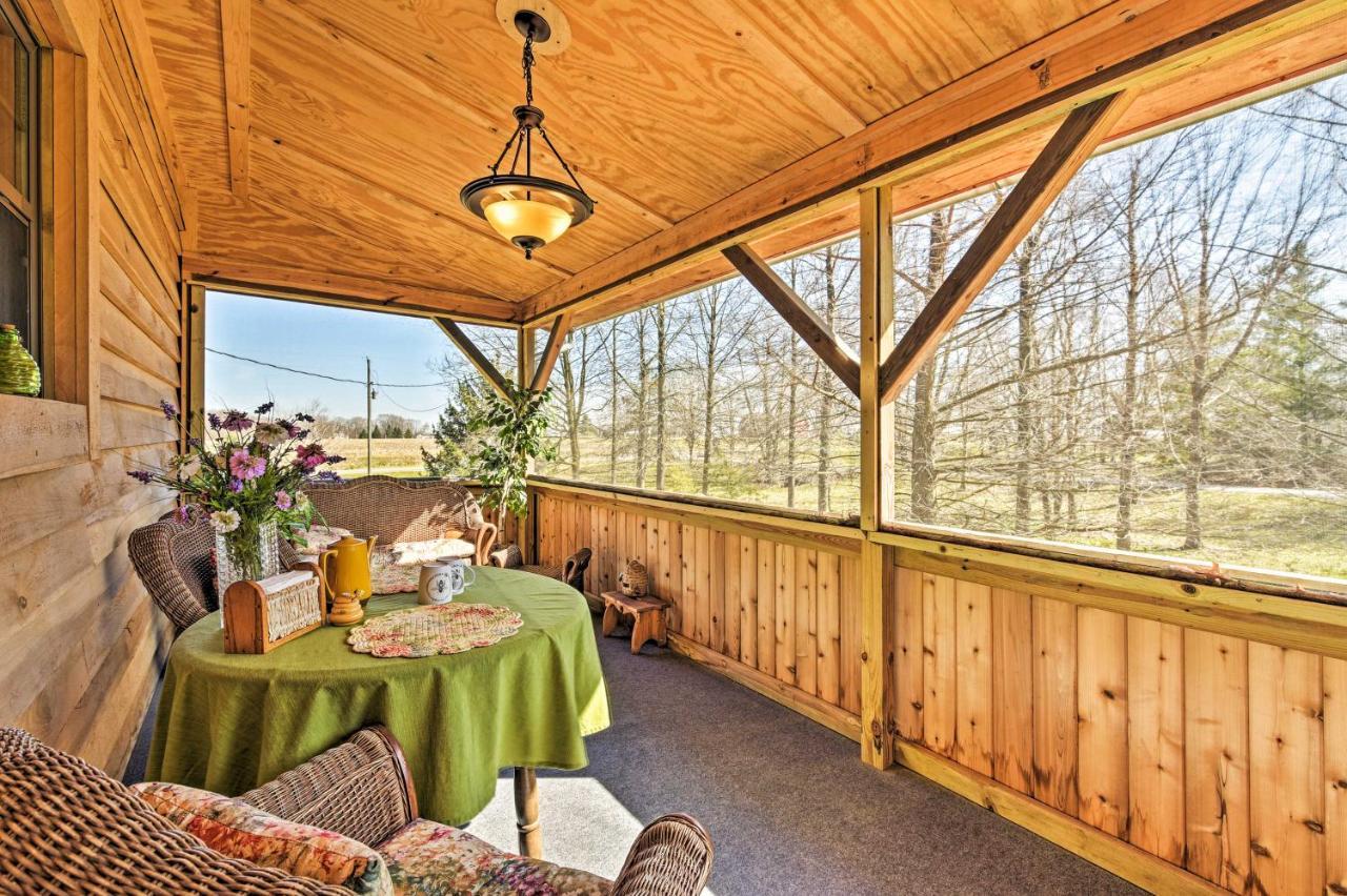 Honey House Cabin - A Quiet Countryside Retreat! Nappanee Bagian luar foto