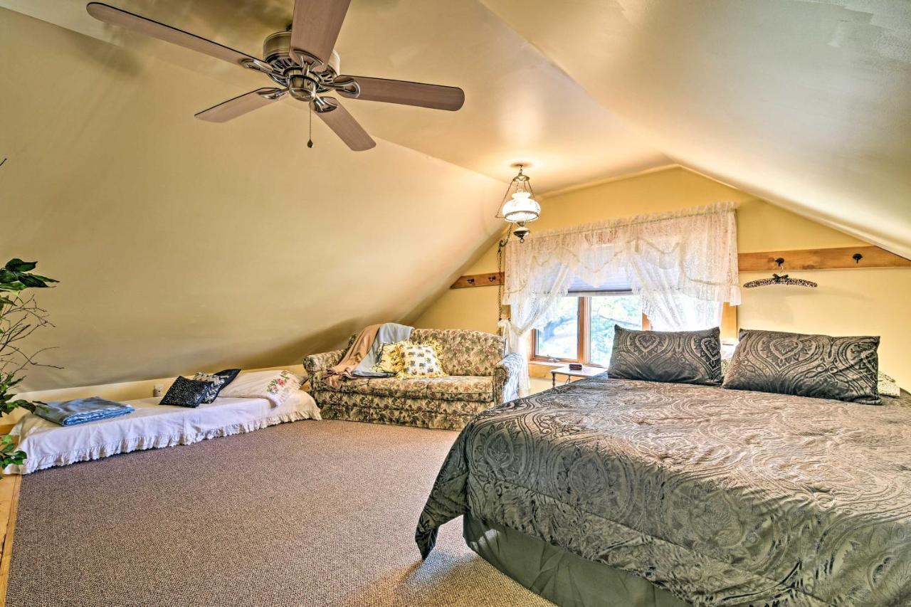 Honey House Cabin - A Quiet Countryside Retreat! Nappanee Bagian luar foto