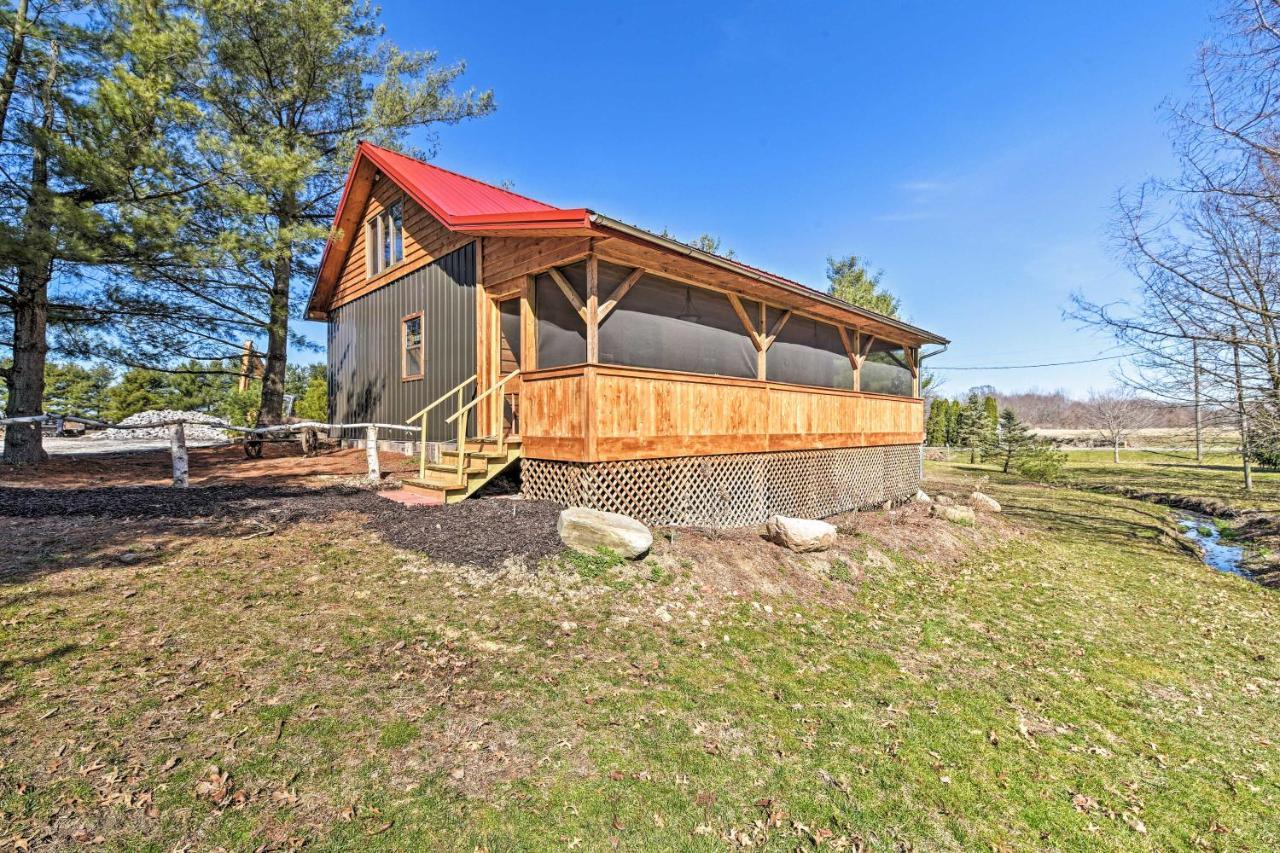 Honey House Cabin - A Quiet Countryside Retreat! Nappanee Bagian luar foto