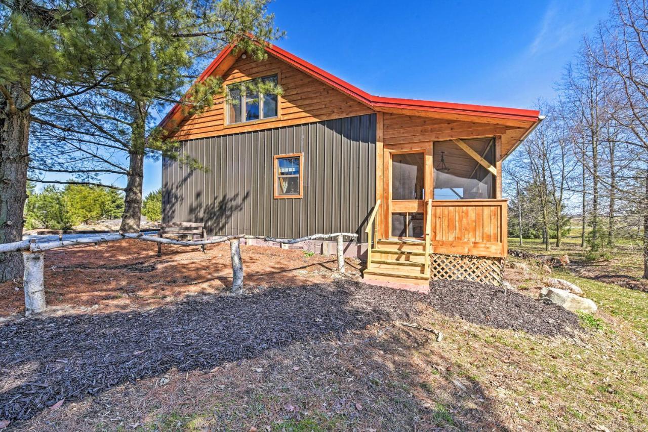 Honey House Cabin - A Quiet Countryside Retreat! Nappanee Bagian luar foto