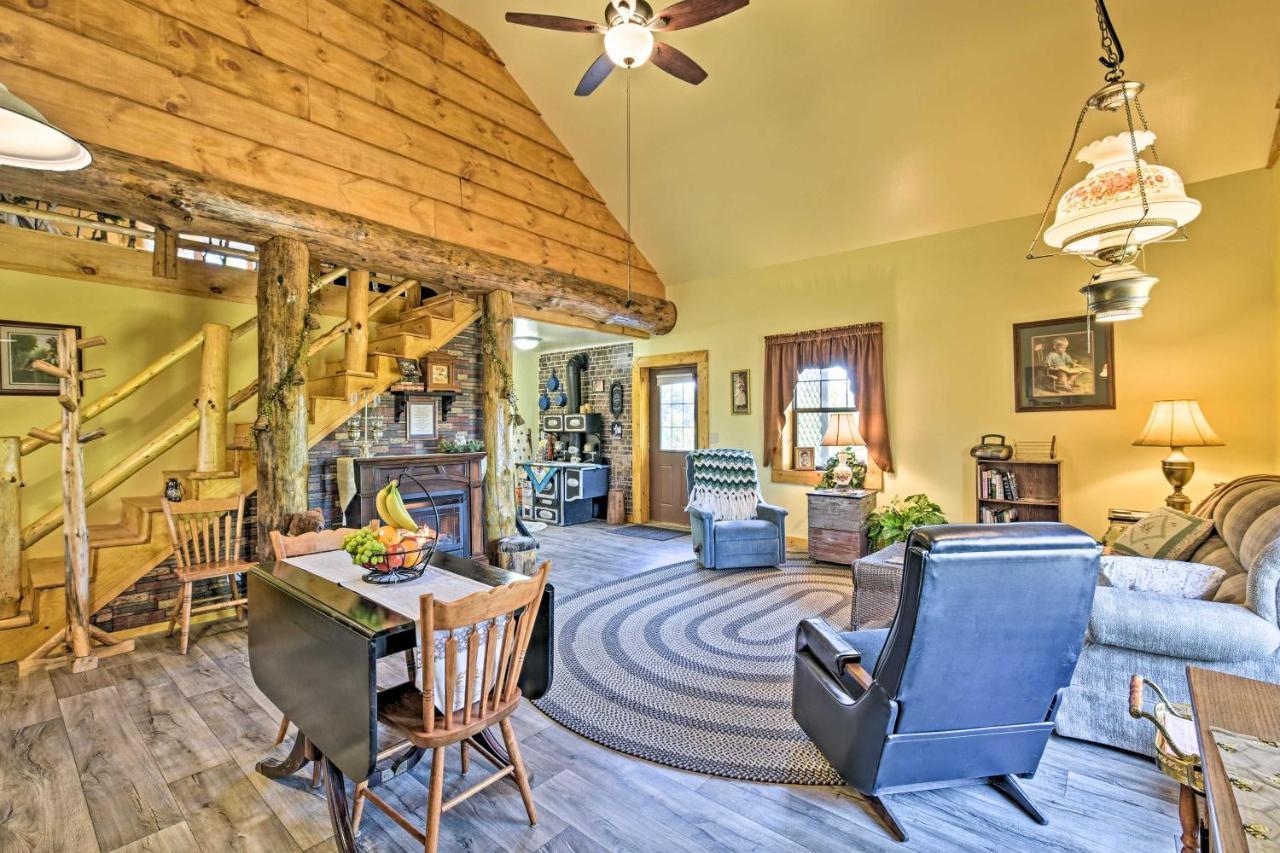 Honey House Cabin - A Quiet Countryside Retreat! Nappanee Bagian luar foto