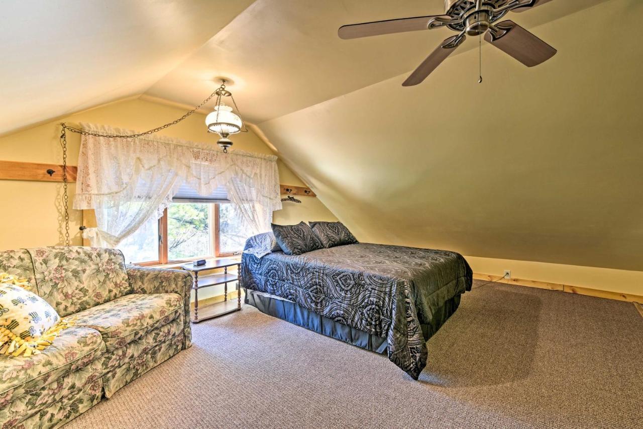 Honey House Cabin - A Quiet Countryside Retreat! Nappanee Bagian luar foto